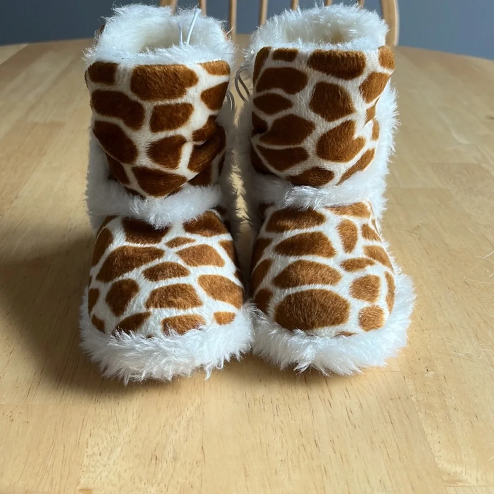 Toddler’s Furry Giraffe Boots *BRAND NEW* - Picture 2 of 9